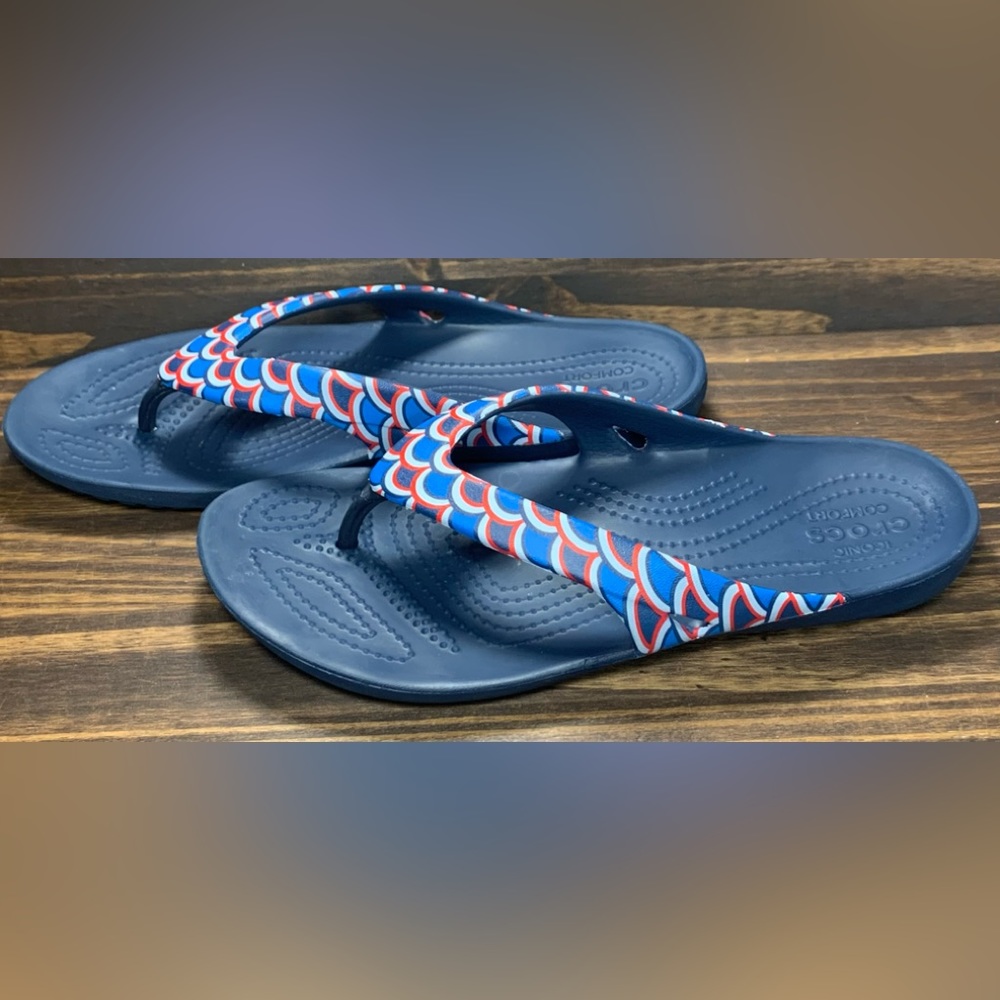 Crocs Kadee II Graphic Flip Flops Womens Size 8 Shoes Navy Blue